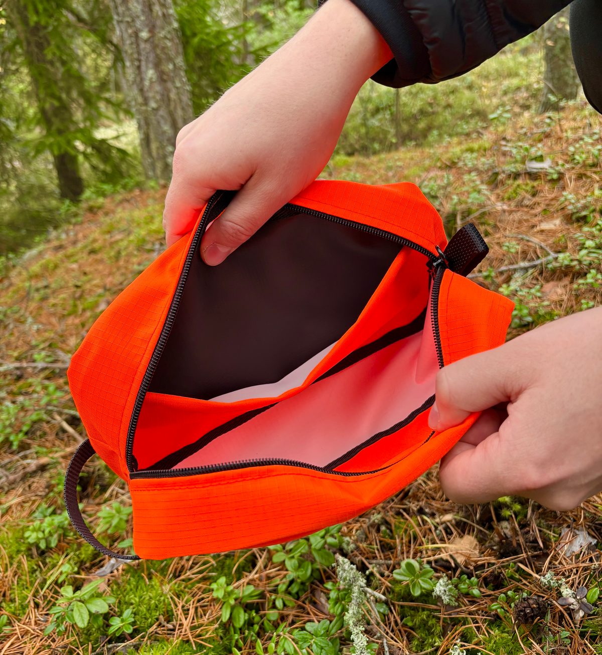 Vire 4L Wash bag HV Orange